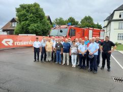 Gruppenfoto mit den Ehrenmitgliedern des Kreisfeuerwehrverbandes Dahme-Spreewald e.V.