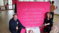 v.l. Peter Rublack (stellv. Vorsitzender KFV LDS e.V.) und Cindy Jentsch (Mrs. Sporty Eichwalde)